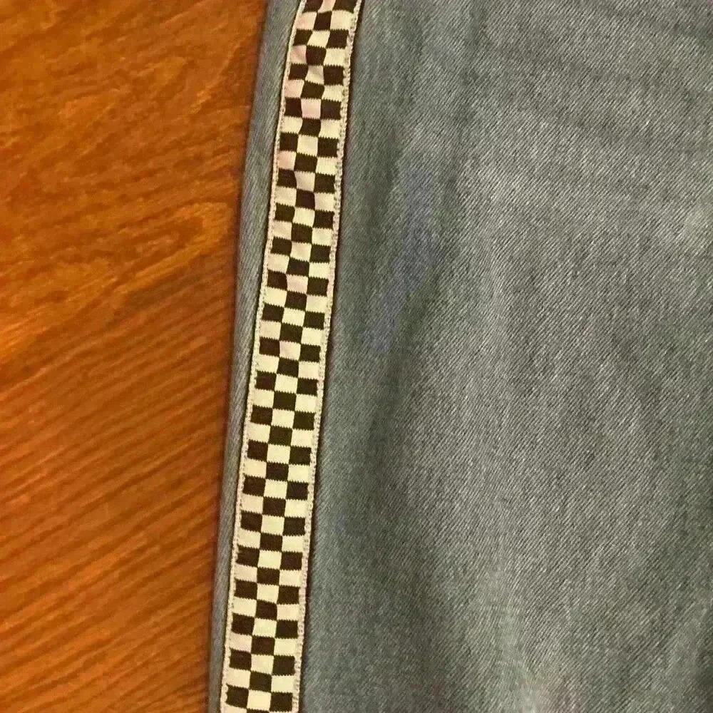 Empyre Eileen Checkered Striped Medium Wash Mom Jeans Size 0 Zumiez Distressed - Picture 8 of 15